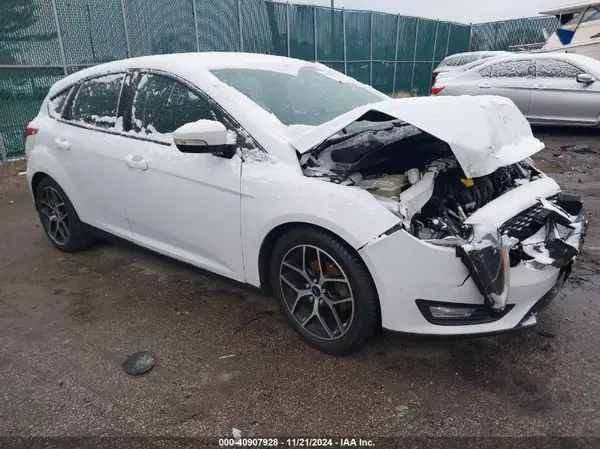 1FADP3M22HL335271 2017 FORD FOCUS - Image 1