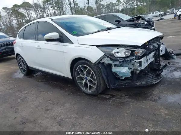 1FADP3M22JL234527 2018 FORD FOCUS - Image 1