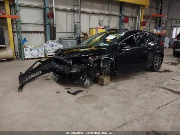 1FADP3M23JL243205 2018 FORD FOCUS - Image 2