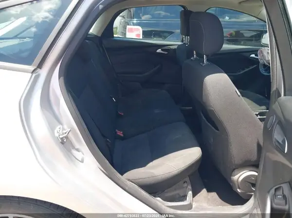 1FADP3M23JL252910 2018 FORD FOCUS - Image 8
