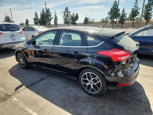 1FADP3M23JL303872 2018 FORD FOCUS - Image 2