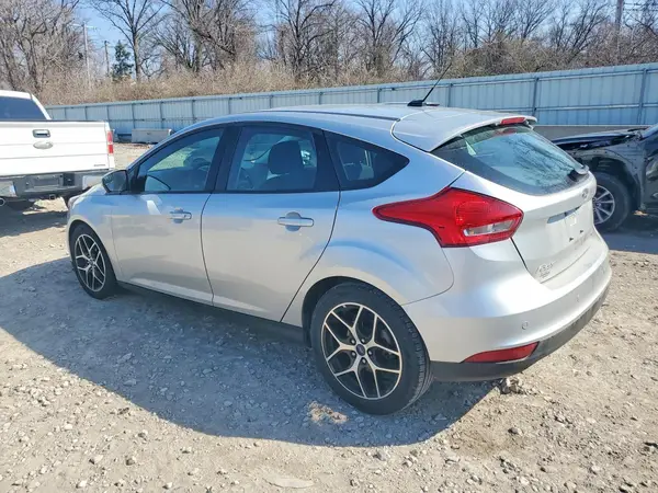 1FADP3M24HL244910 2017 FORD FOCUS - Image 2