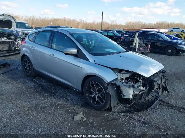 1FADP3M24HL309576 2017 FORD FOCUS - Image 1