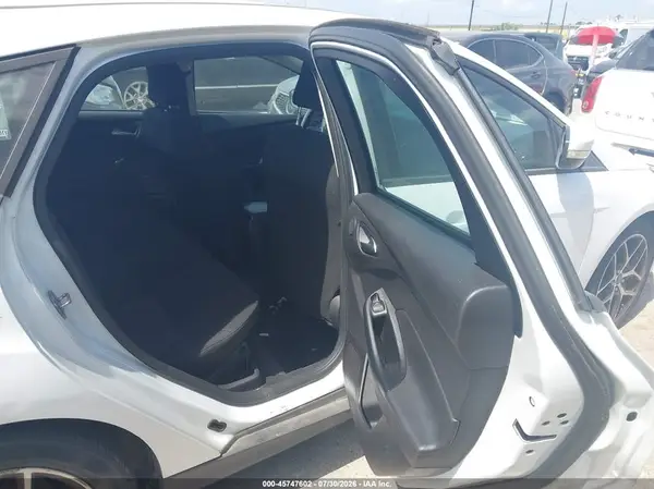 1FADP3M24JL242483 2018 FORD FOCUS - Image 8