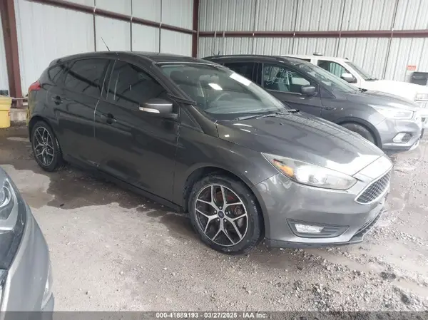 1FADP3M25HL229946 2017 FORD FOCUS - Image 1