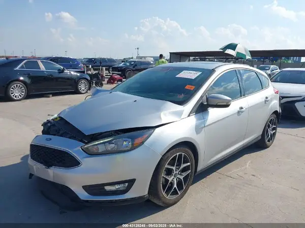 1FADP3M25HL341484 2017 FORD FOCUS - Image 2