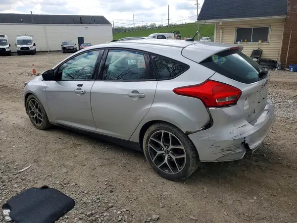 1FADP3M25JL215678 2018 FORD FOCUS - Image 2