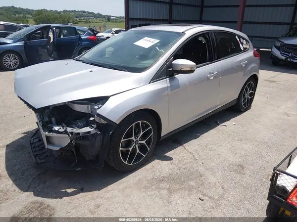 1FADP3M25JL228995 2018 FORD FOCUS - Image 2