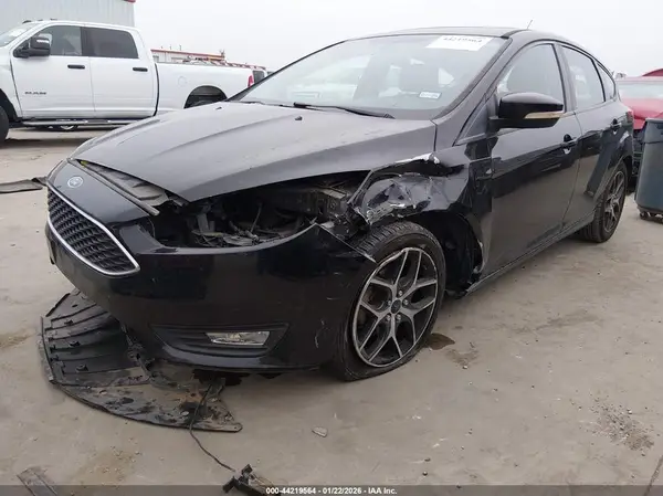 1FADP3M25JL314159 2018 FORD FOCUS - Image 2