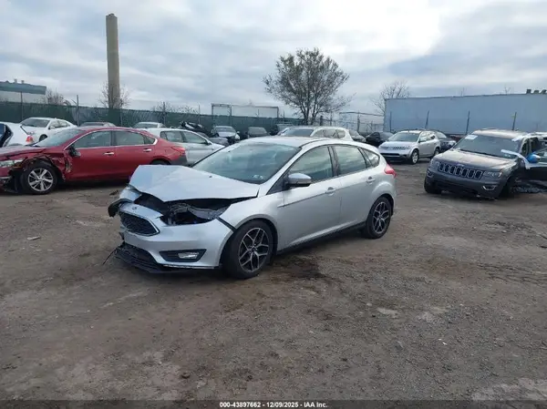 1FADP3M26HL207826 2017 FORD FOCUS - Image 2