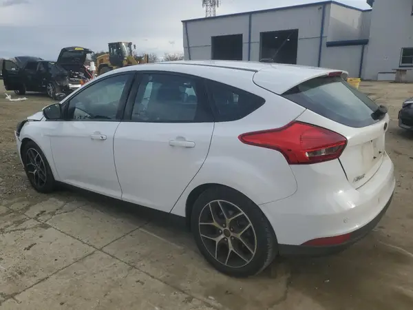 1FADP3M26JL200560 2018 FORD FOCUS - Image 2