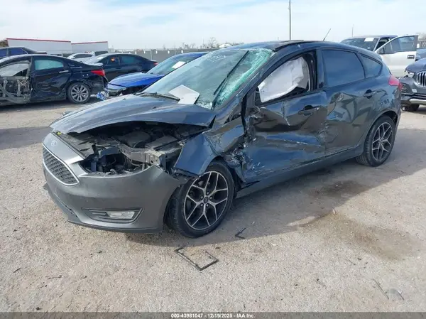1FADP3M26JL302313 2018 FORD FOCUS - Image 2