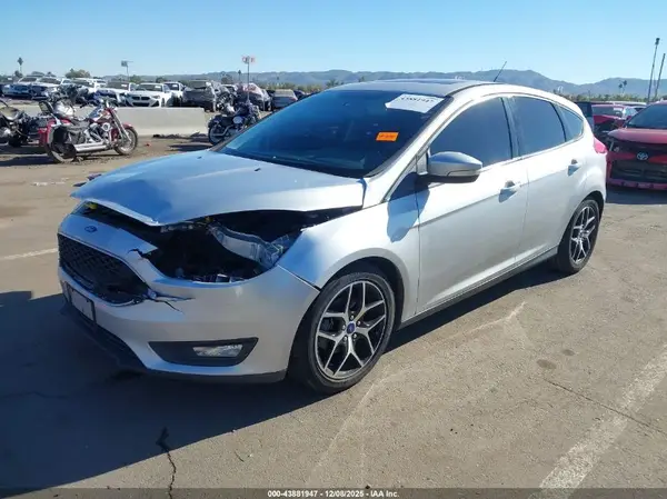 1FADP3M26JL303770 2018 FORD FOCUS - Image 2