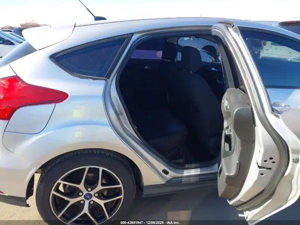 1FADP3M26JL303770 2018 FORD FOCUS - Image 8