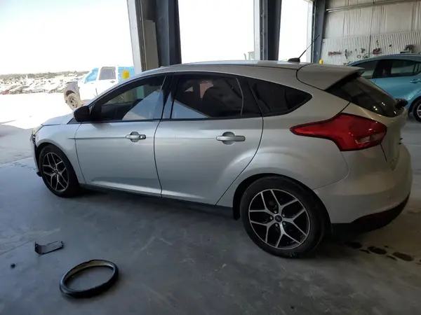 1FADP3M27JL261559 2018 FORD FOCUS - Image 2