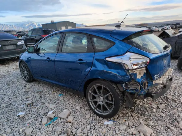 1FADP3M27JL261562 2018 FORD FOCUS - Image 2