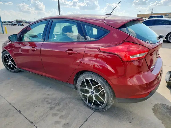 1FADP3M28HL210422 2017 FORD FOCUS - Image 2