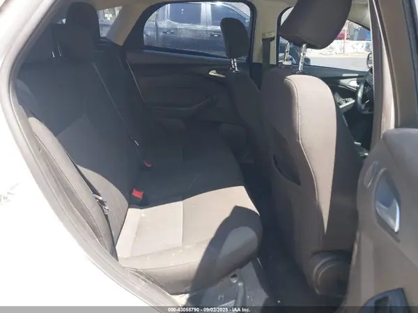 1FADP3M28HL263623 2017 FORD FOCUS - Image 8