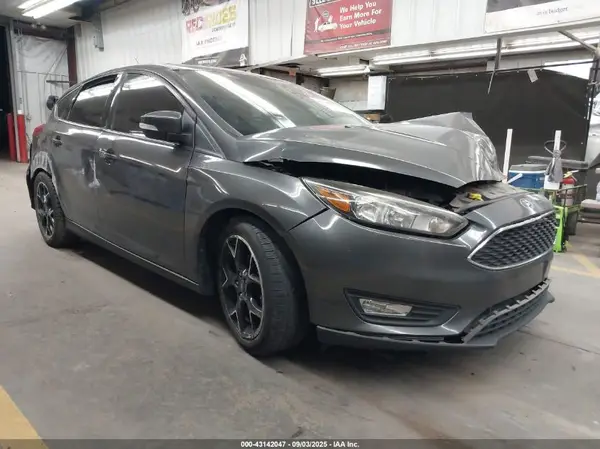 1FADP3M28HL333377 2017 FORD FOCUS - Image 1