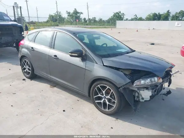 1FADP3M28JL210636 2018 FORD FOCUS - Image 1