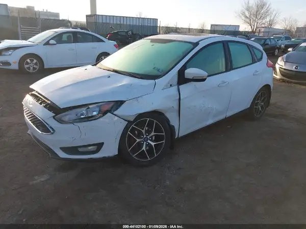 1FADP3M28JL215769 2018 FORD FOCUS - Image 2