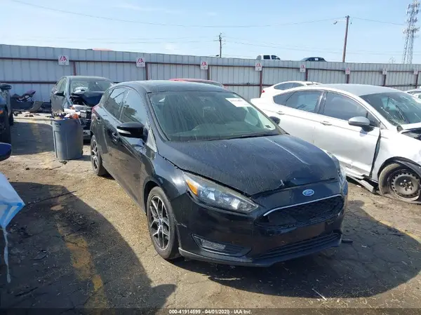 1FADP3M28JL226495 2018 FORD FOCUS - Image 1