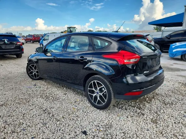 1FADP3M28JL265863 2018 FORD FOCUS - Image 2