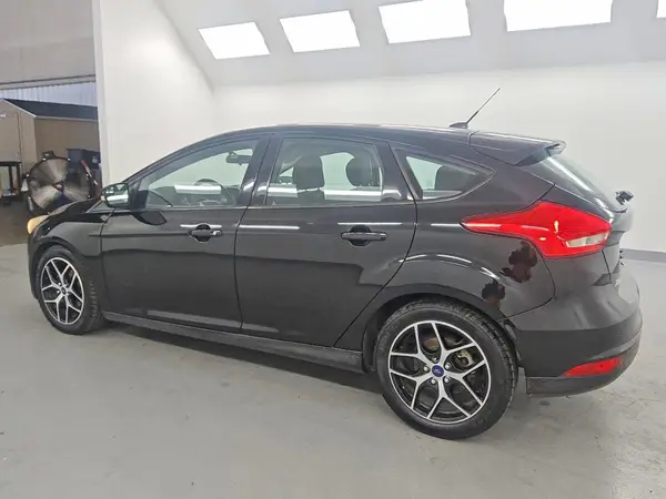 1FADP3M29HL271147 2017 FORD FOCUS - Image 2