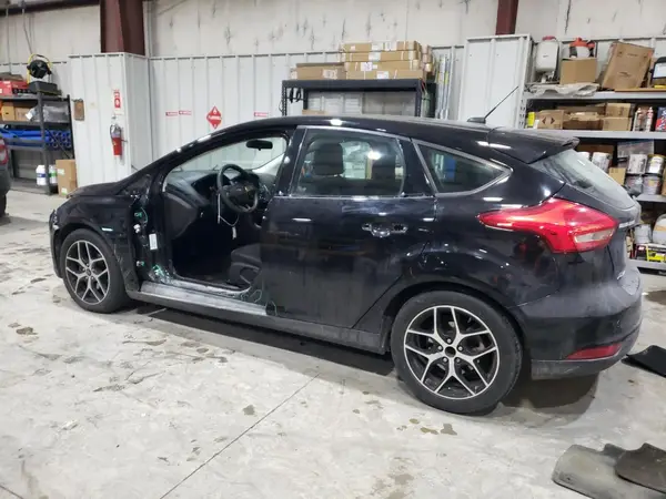 1FADP3M29HL328916 2017 FORD FOCUS - Image 2