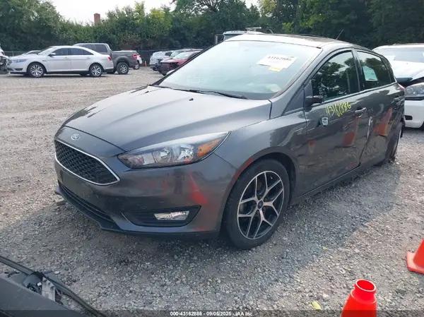 1FADP3M29JL215909 2018 FORD FOCUS - Image 2