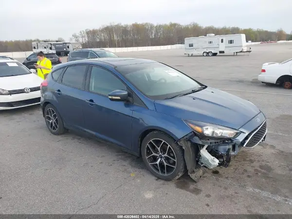 1FADP3M29JL256055 2018 FORD FOCUS - Image 1