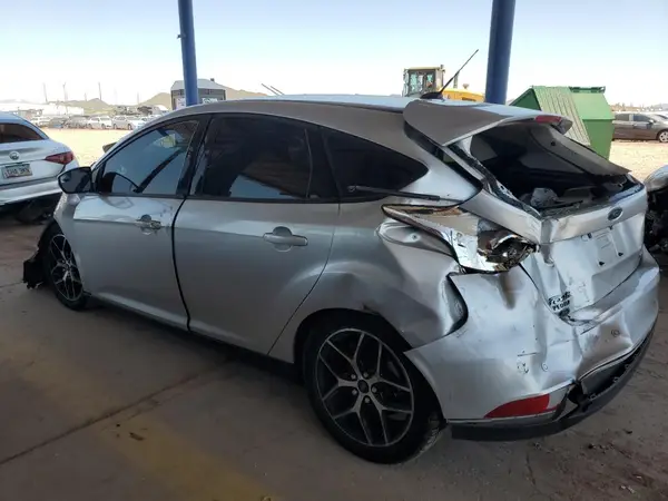 1FADP3M29JL261532 2018 FORD FOCUS - Image 2