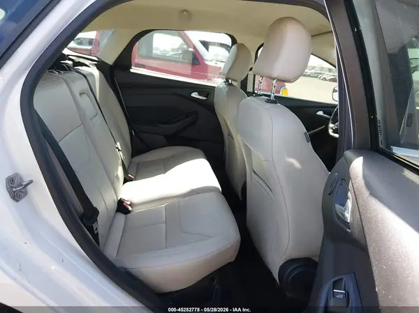 1FADP3N20GL363132 2016 FORD FOCUS - Image 8