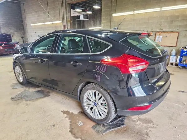 1FADP3N20HL213376 2017 FORD FOCUS - Image 2