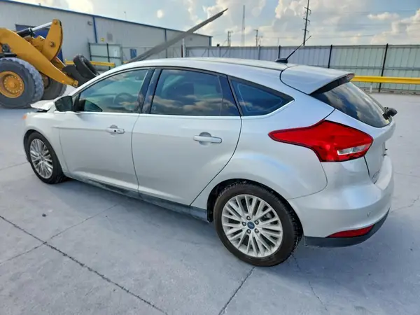 1FADP3N20HL219386 2017 FORD FOCUS - Image 2