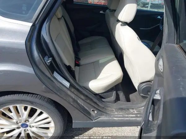 1FADP3N20HL287641 2017 FORD FOCUS - Image 8