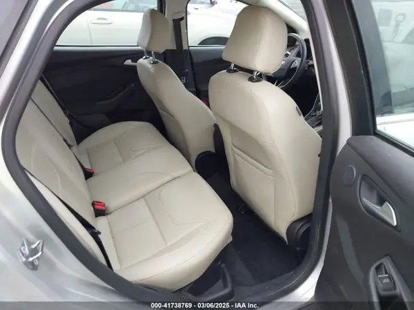 1FADP3N20HL291351 2017 FORD FOCUS - Image 8
