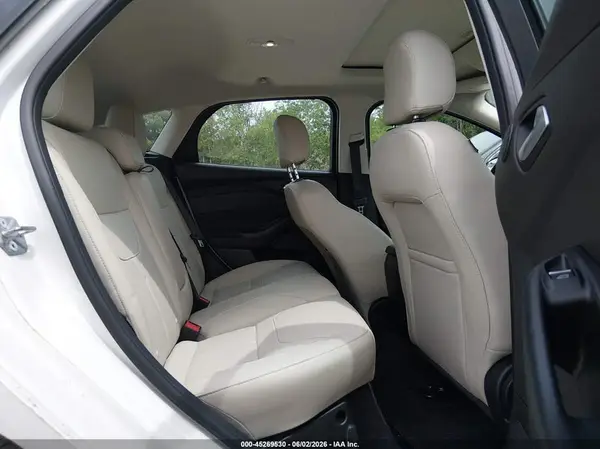 1FADP3N20HL291477 2017 FORD FOCUS - Image 8