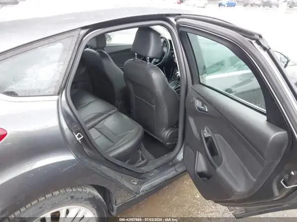 1FADP3N20JL229129 2018 FORD FOCUS - Image 8