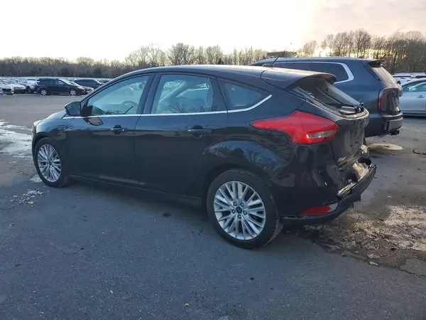 1FADP3N20JL279660 2018 FORD FOCUS - Image 2