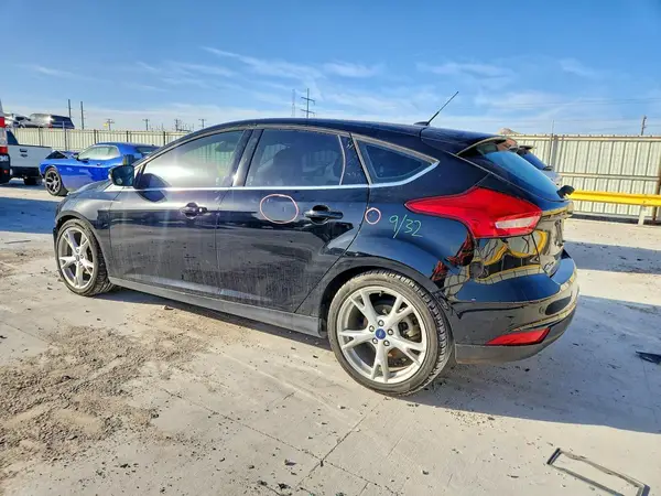 1FADP3N21GL227303 2016 FORD FOCUS - Image 2