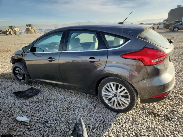 1FADP3N21GL271527 2016 FORD FOCUS - Image 2
