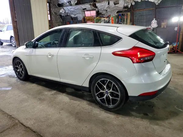 1FADP3N21GL275142 2016 FORD FOCUS - Image 2