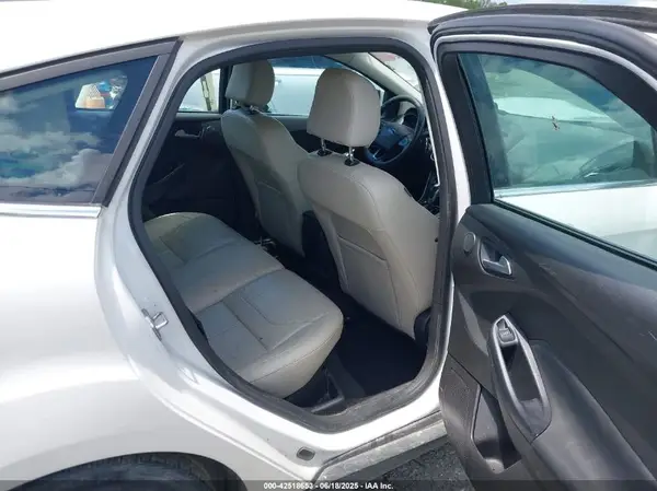 1FADP3N21GL309340 2016 FORD FOCUS - Image 8