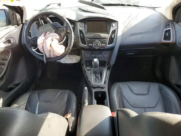 1FADP3N21HL211622 2017 FORD FOCUS - Image 8
