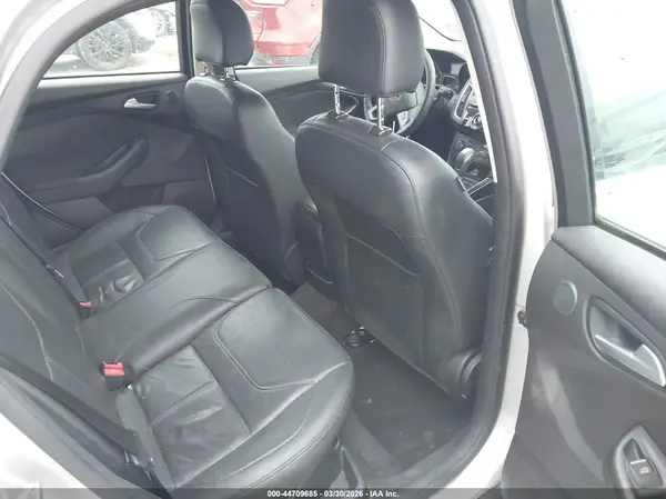 1FADP3N21HL268239 2017 FORD FOCUS - Image 8