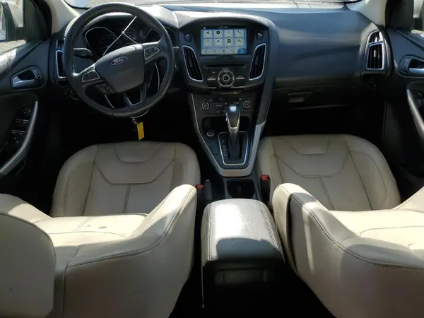1FADP3N21HL279810 2017 FORD FOCUS - Image 8