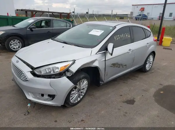 1FADP3N21HL287695 2017 FORD FOCUS - Image 2