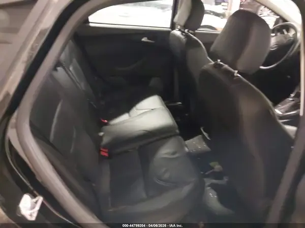 1FADP3N21HL295943 2017 FORD FOCUS - Image 8