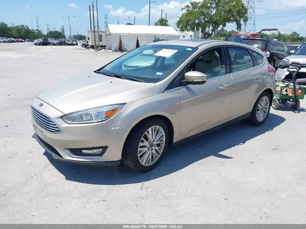 1FADP3N21HL327581 2017 FORD FOCUS - Image 2